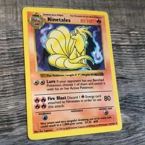 Holographic Ninetales Pokémon Card